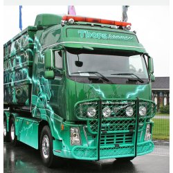 TRUX Frontbeskytter for Volvo FH/ FM versjon 2
